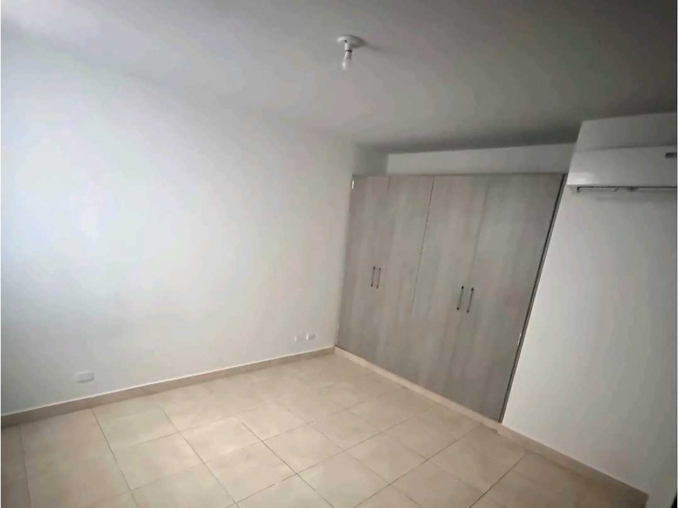 VENTA DE APARTAMENTO CERCA DE LINEA 2 DEL METRO — foto 6