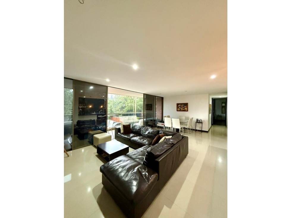 Venta de apartamento cola del zorro Poblado
