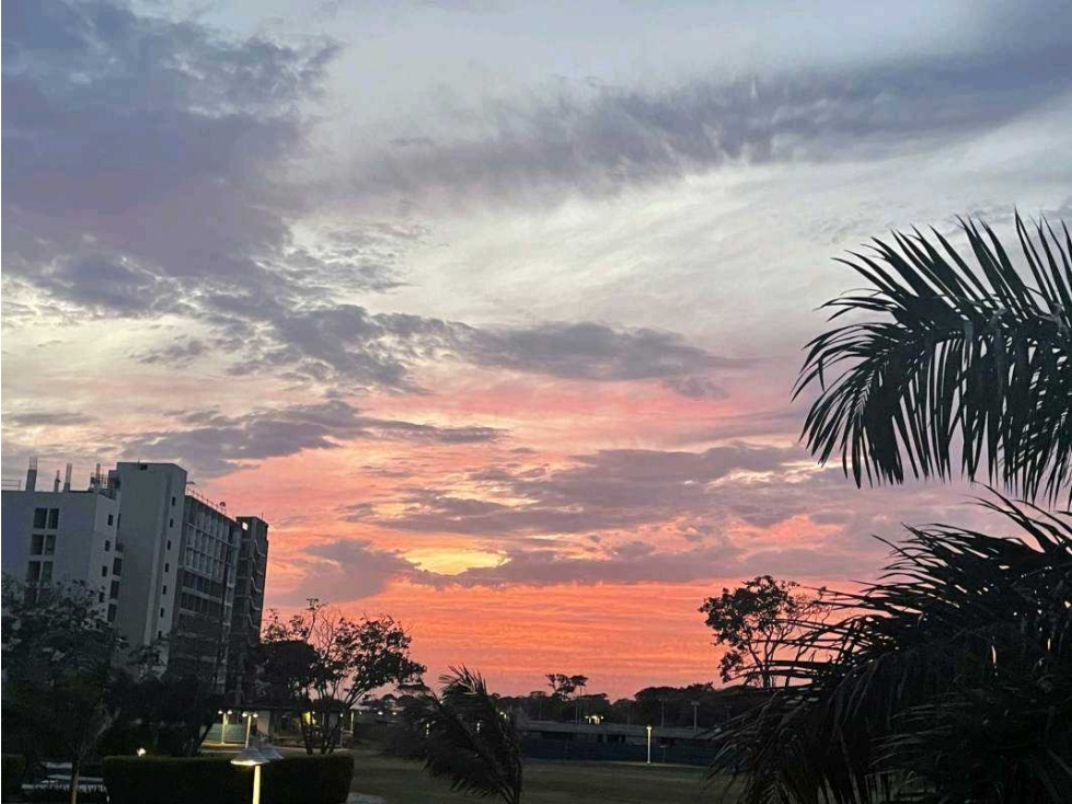 VENTA DE APARTAMENTO DE PLAYA EN PUNTA BARCO, AMPLIO Y MUCHA SEGURIDAD — foto 2