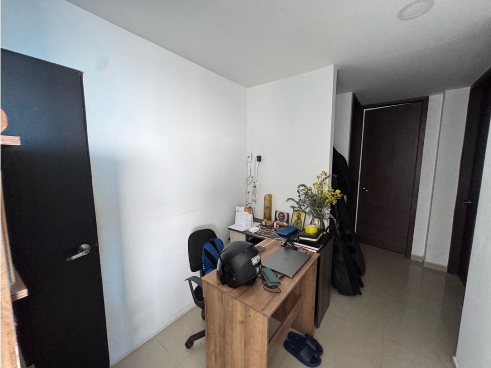 VENTA DE APARTAMENTO DE TRES HABITACIONES Y ESTUDIO EN CRESPO - 4