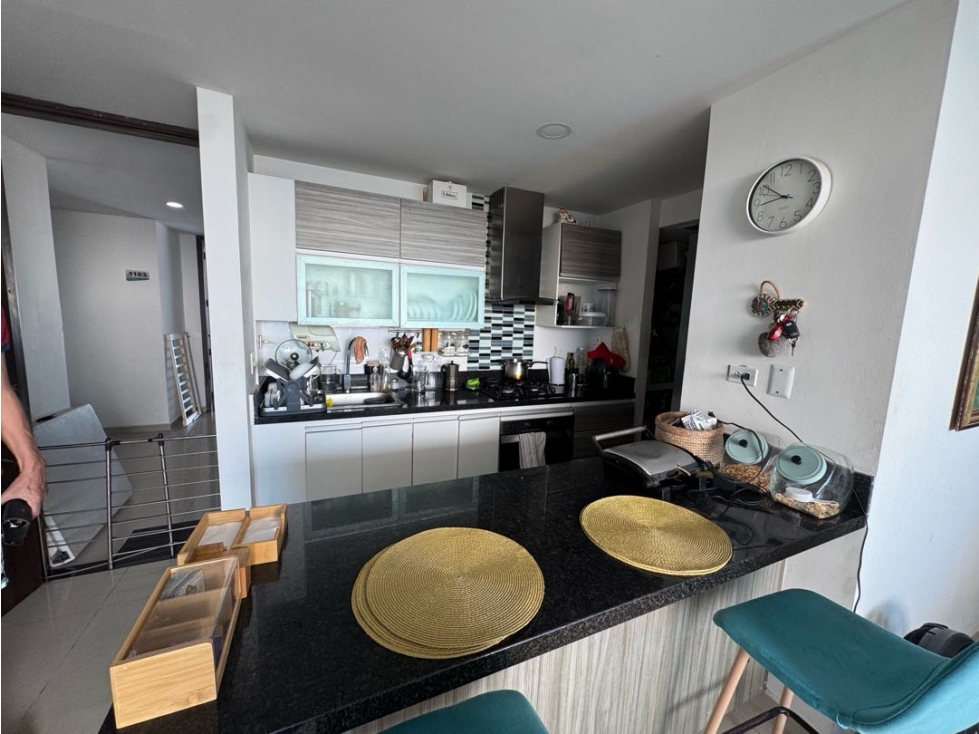 VENTA DE APARTAMENTO DE TRES HABITACIONES Y ESTUDIO EN CRESPO - 5