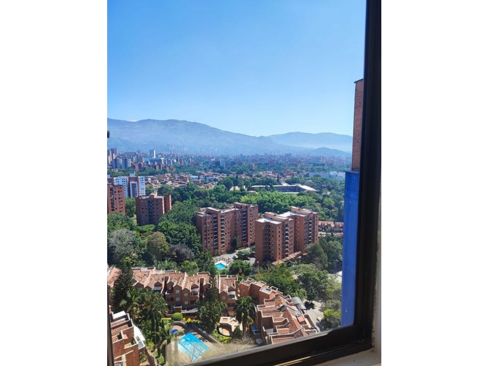 Venta de apartamento Duplex, en Loma de los Bernal, Belén