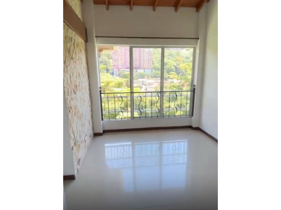 Venta de apartamento DUPLEX en BELÉN LA MOTA — foto 2