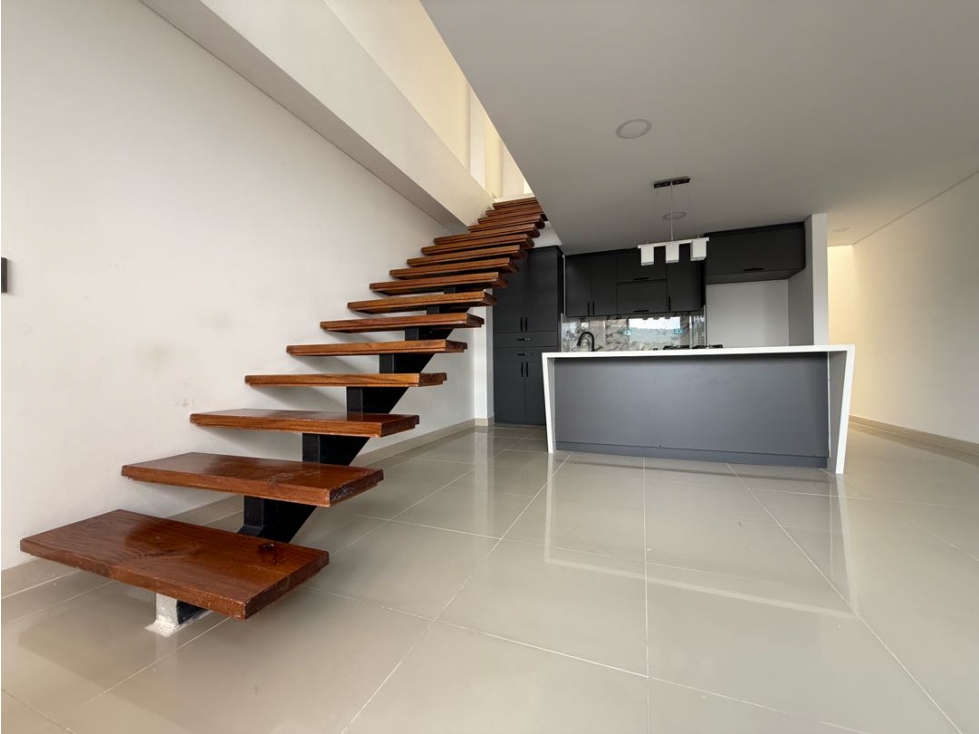 VENTA DE APARTAMENTO DUPLEX EN SANTA MONICA - MEDELLIN — foto 2