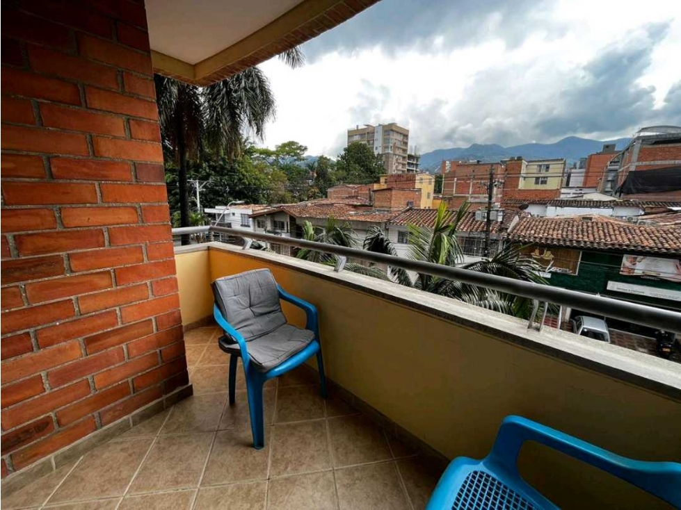 VENTA DE APARTAMENTO DUPLEX EN LAURELES CON TERRAZA.