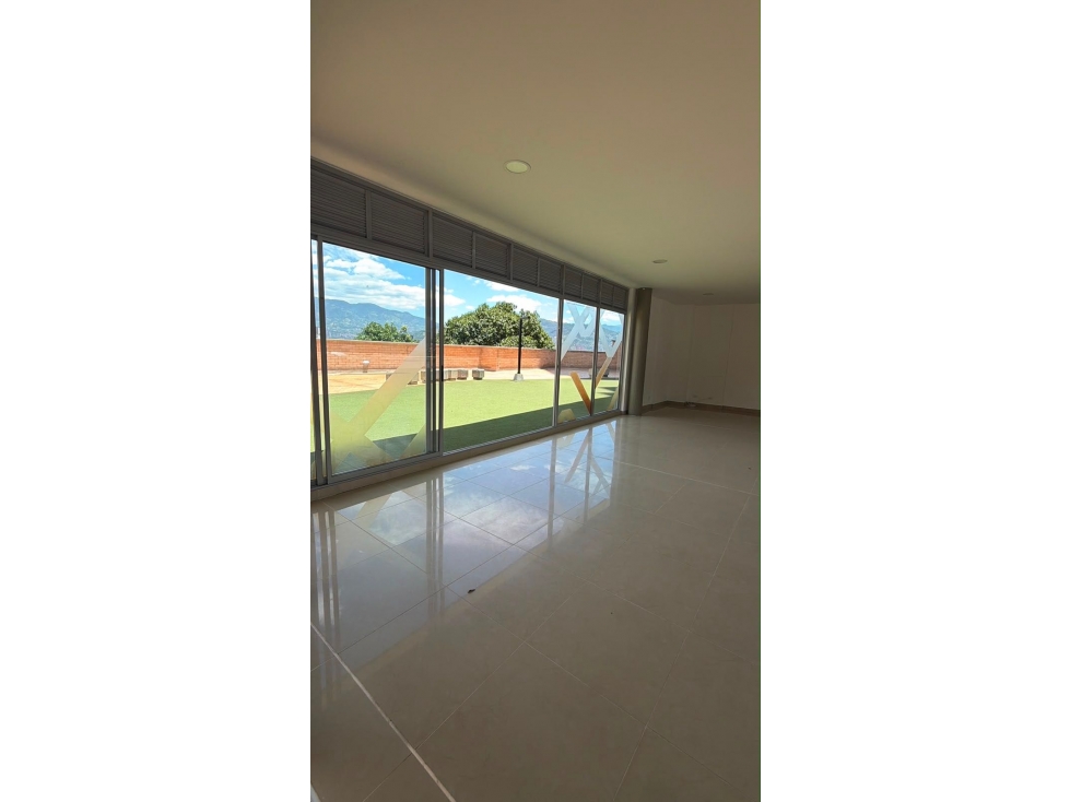 Venta de apartamento loma del Chocho parte baja Envigado