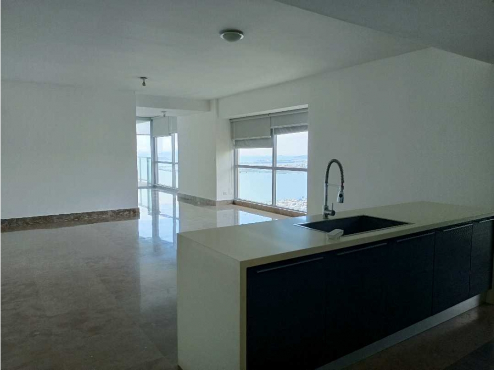 VENTA DE APARTAMENTO PH YOO AV BALBOA MARBELLA - INVERSIÓN OPORTUNIDAD
