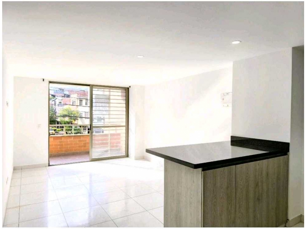 Venta de apartamento en barrio Cristóbal, Medellín, piso 3