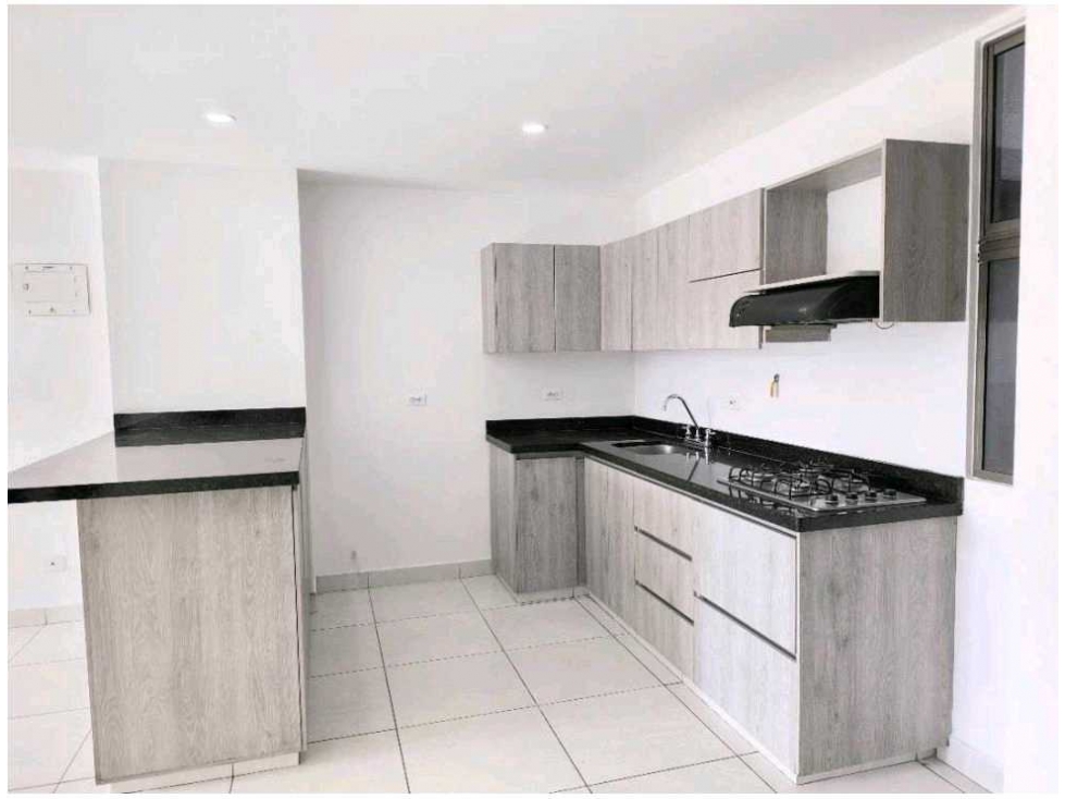 Venta de apartamento en barrio Cristóbal, Medellín, piso 3 — foto 2