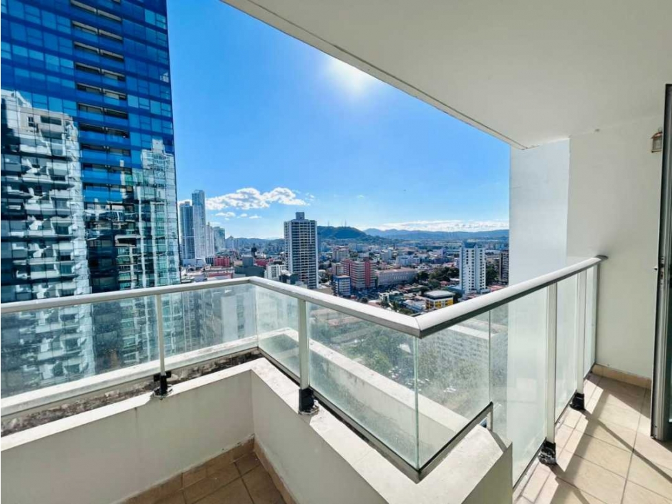 VENTA DE APARTAMENTO EN BELLA VISTA CON TERRAZA
