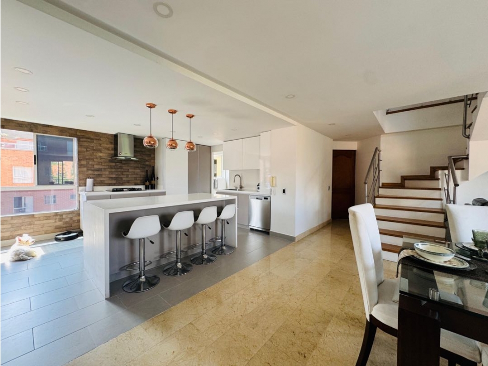 VENTA DE APARTAMENTO DUPLEX EN BELÉN LA MOTA — foto 3