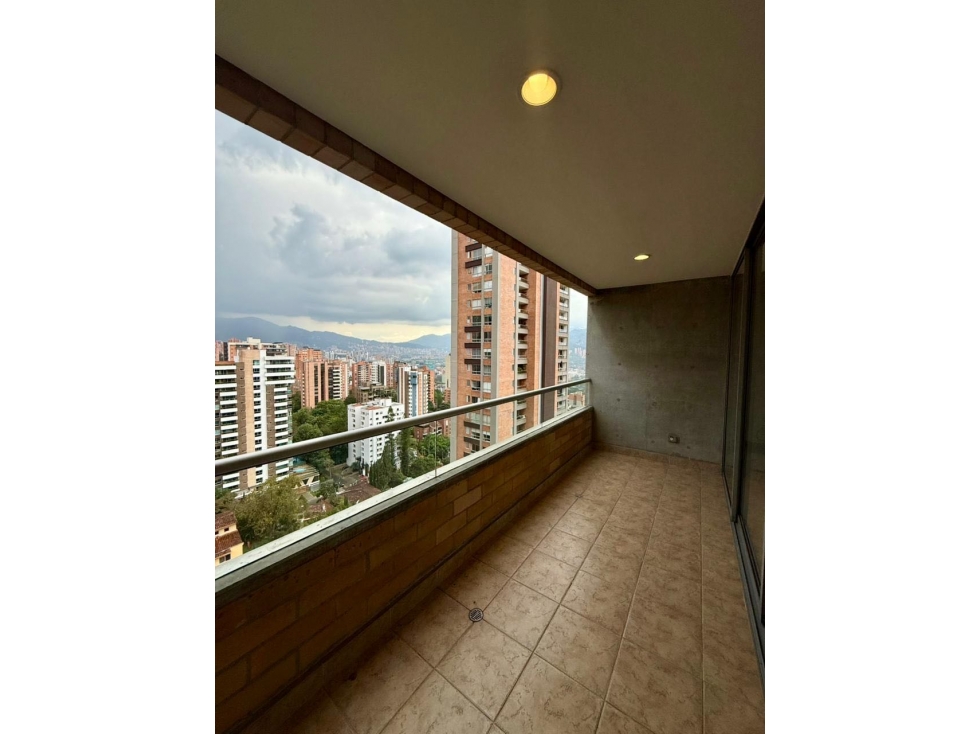 Venta de apartamento en Castropol Poblado — foto 2