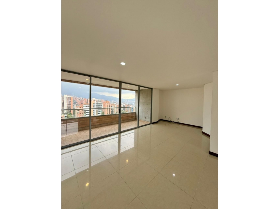 Venta de apartamento en Castropol Poblado — foto 3
