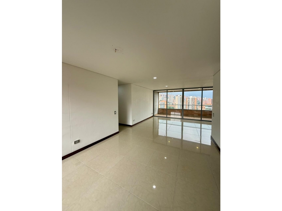 Venta de apartamento en Castropol Poblado — foto 4