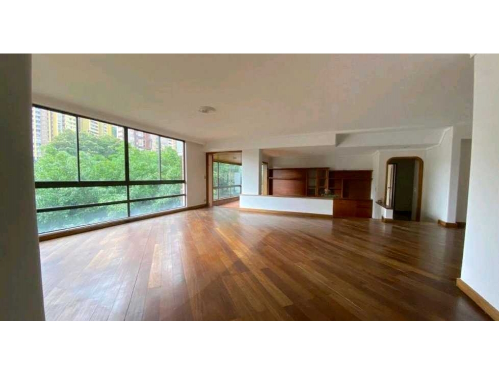VENTA DE APARTAMENTO EN CASTROPOL, EL POBLADO.