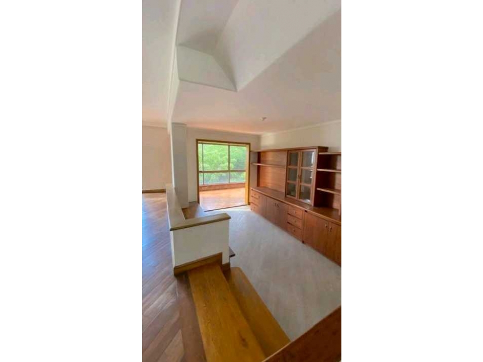 VENTA DE APARTAMENTO EN CASTROPOL, EL POBLADO. — foto 3
