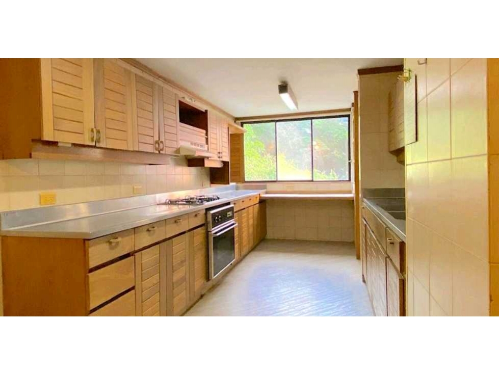 VENTA DE APARTAMENTO EN CASTROPOL, EL POBLADO. — foto 4