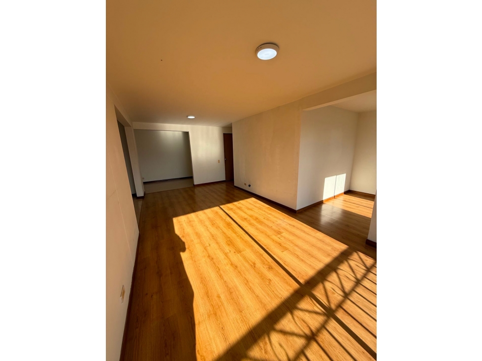 Venta de apartamento en Castropol Poblado — foto 2