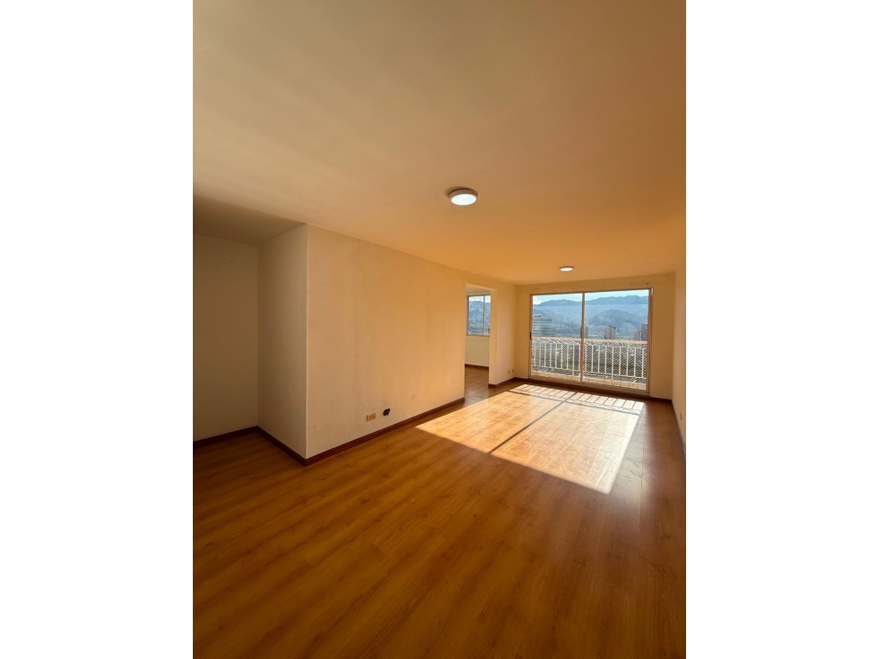 Venta de apartamento en Castropol Poblado — foto 4