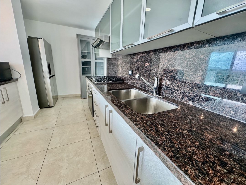 VENTA DE APARTAMENTO EN CLAYTON COMO NUEVO (EC) — foto 4