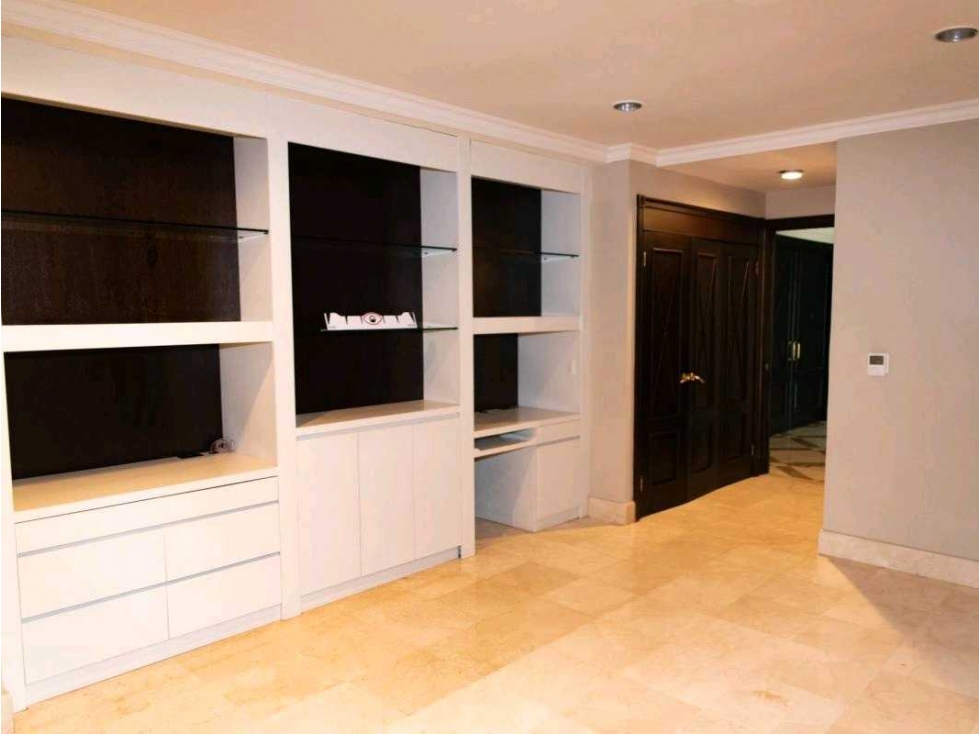 VENTA DE APARTAMENTO EN COCO DEL MAR CON PISO DE MARMOL - 6