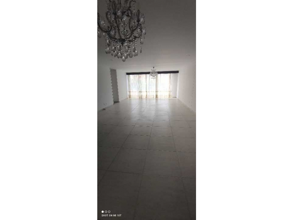 Venta de apartamento en edificio barrio Santa Rita en el oeste de Cali — foto 2