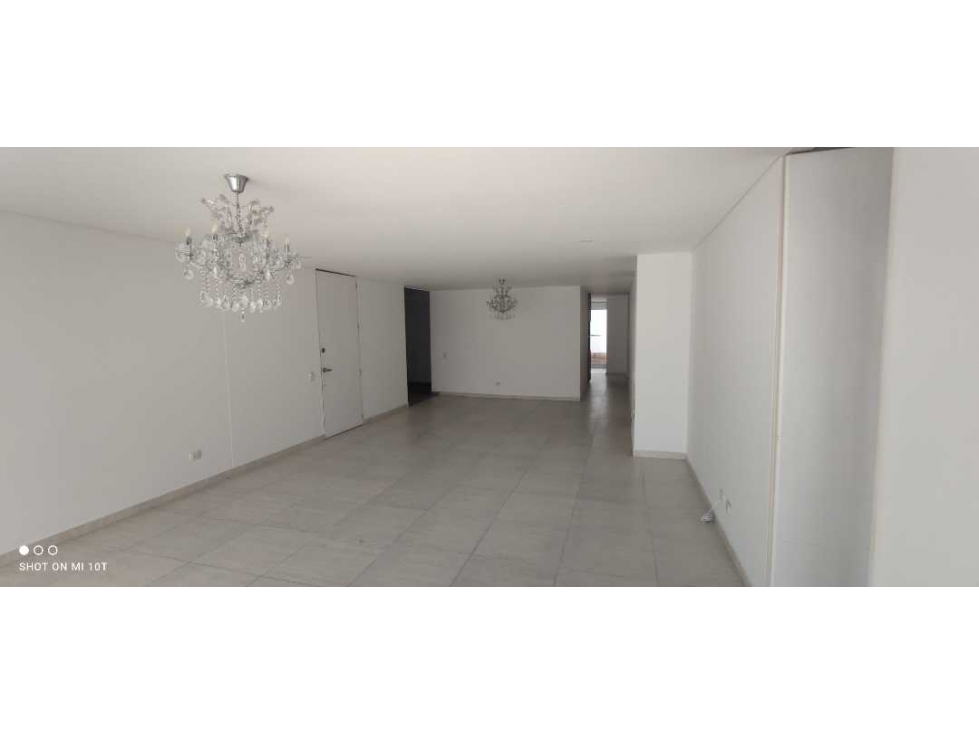 Venta de apartamento en edificio barrio Santa Rita en el oeste de Cali — foto 3