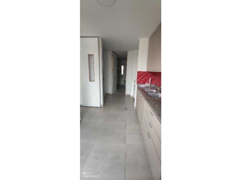 Venta de apartamento en edificio barrio Santa Rita en el oeste de Cali — foto 5