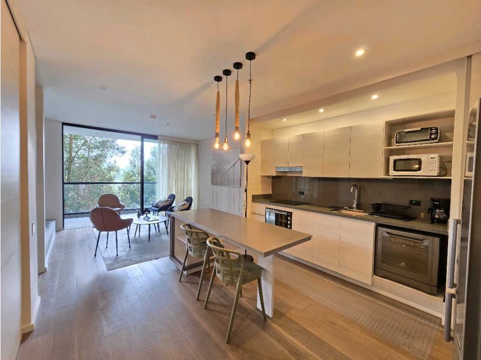 Venta de apartamento amoblado en el Alto de Las Palmas. Vista a verde. — foto 3