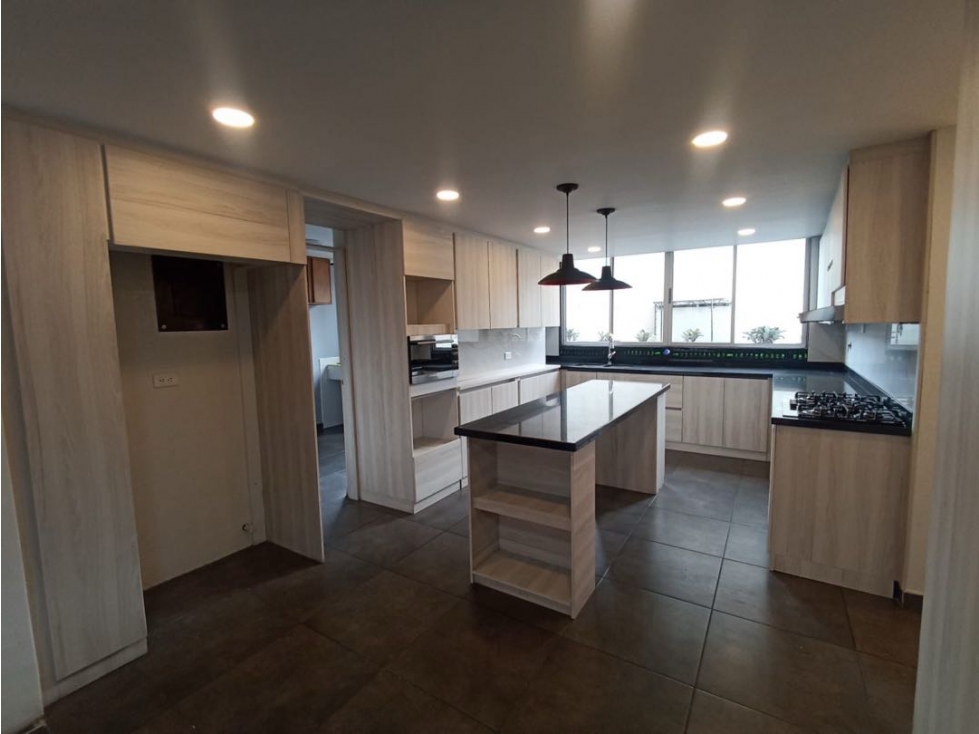 VENTA APARTAMENTO- CENTRO DE MEDELLIN, cerca al CC.Camino real