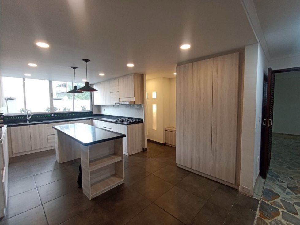 VENTA APARTAMENTO- CENTRO DE MEDELLIN, cerca al CC.Camino real — foto 3