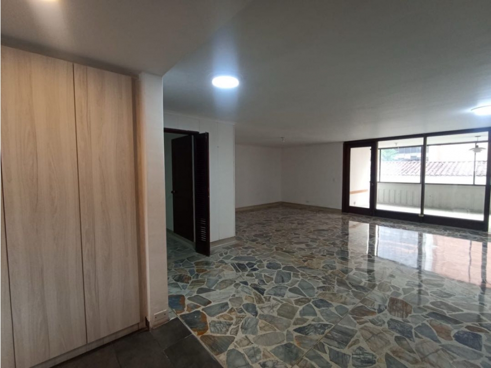 VENTA APARTAMENTO- CENTRO DE MEDELLIN, cerca al CC.Camino real — foto 5