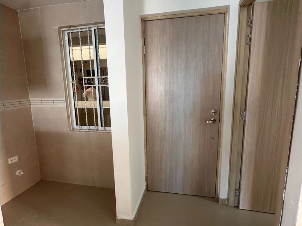 VENTA DE APARTAMENTO EN EL EDIFICIO MINERVA, LOS ALPES, CARTAGENA — foto 2