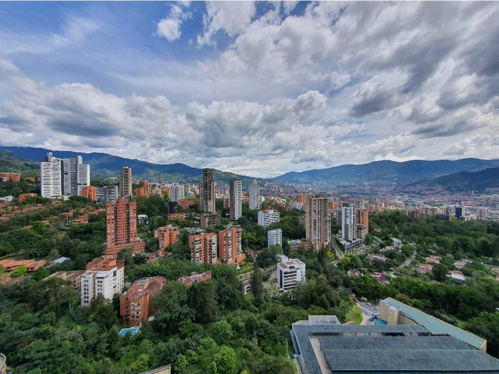 VENTA DE APARTAMENTO EN EL POBLADO,PISO ALTO.
