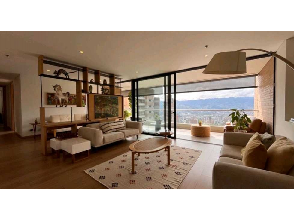 VENTA DE APARTAMENTO EN EL POBLADO, EN LA COLA DEL ZORRO.