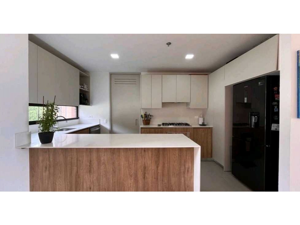 VENTA DE APARTAMENTO EN EL POBLADO, EN LA COLA DEL ZORRO. — foto 4