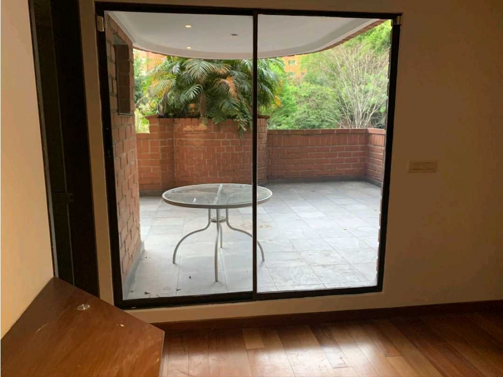 Venta de apartamento en el Poblado con terrazas y jacuzzi, Medellín — foto 2