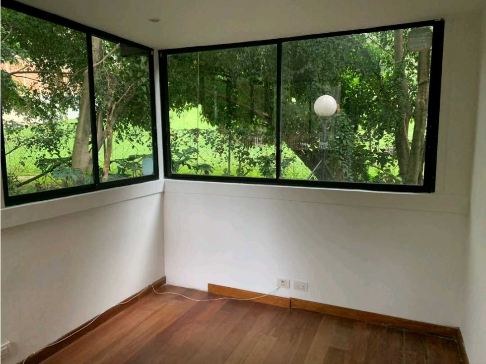 Venta de apartamento en el Poblado con terrazas y jacuzzi, Medellín — foto 4