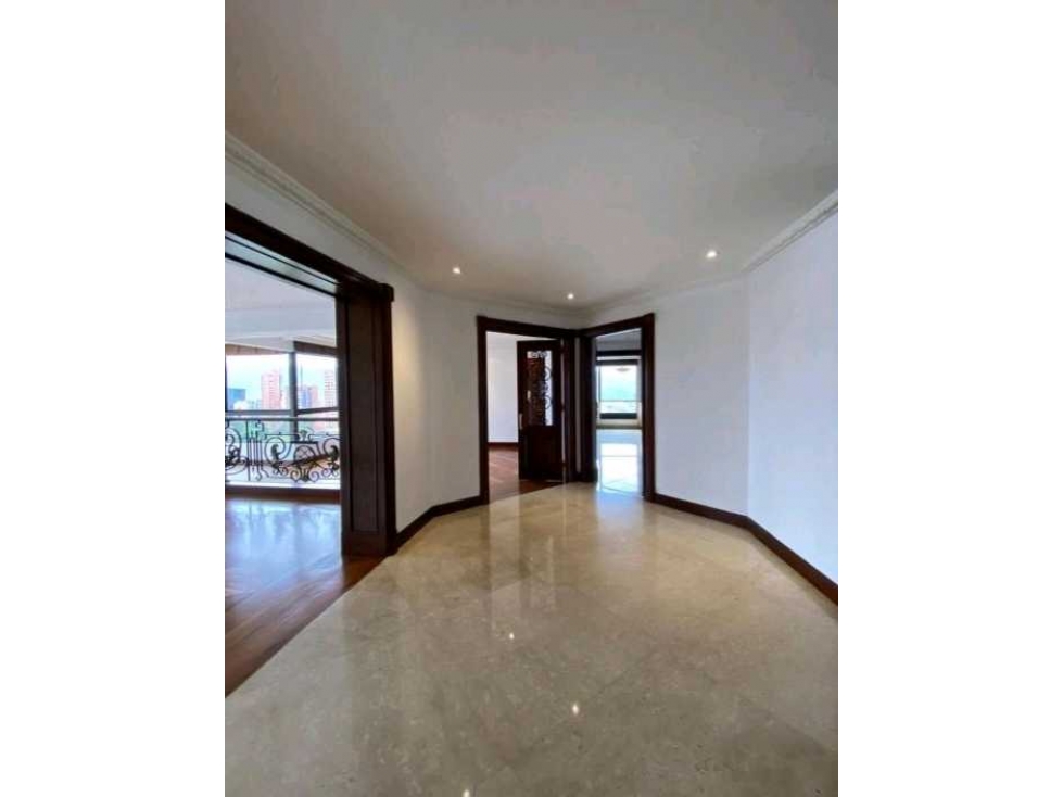 VENTA DE APARTAMENTO EN EL POBLADO CERCA AL C.C EL TESORO. — foto 5