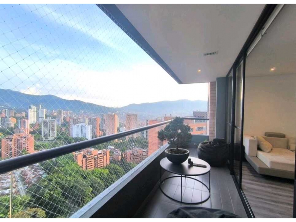 VENTA DE APARTAESTUDIO EN EL POBLADO, VÍA LINARES DESOCUPADO.
