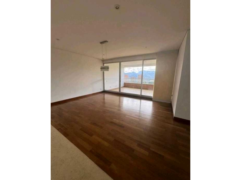 VENTA DE APARTAMENTO EN EL POBLADO, LOMA DEL TESORO. — foto 3