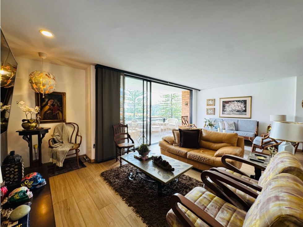 VENTA DE APARTAMENTO REFORMADO EN EL POBLADO - LOS PARRA - 3