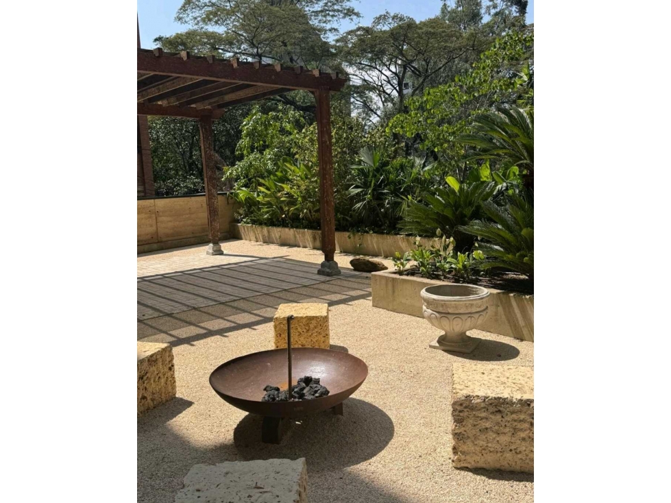 VENTA DE APARTAMENTO EN EL POBLADO, SECTOR LAS LOMAS.