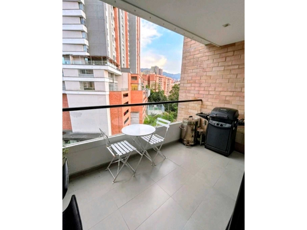 VENTA DE APARTAMENTO EN EL POBLADO, SECTOR CASTROPOL.