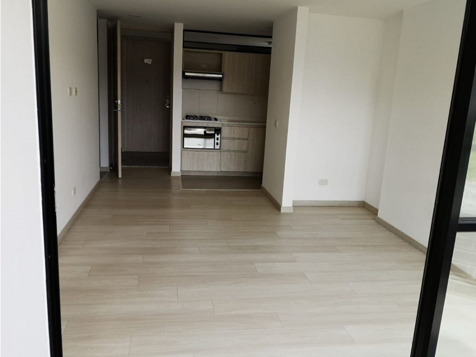 Venta de apartamento en el Retiro, cerca de la terminal y parque — foto 2
