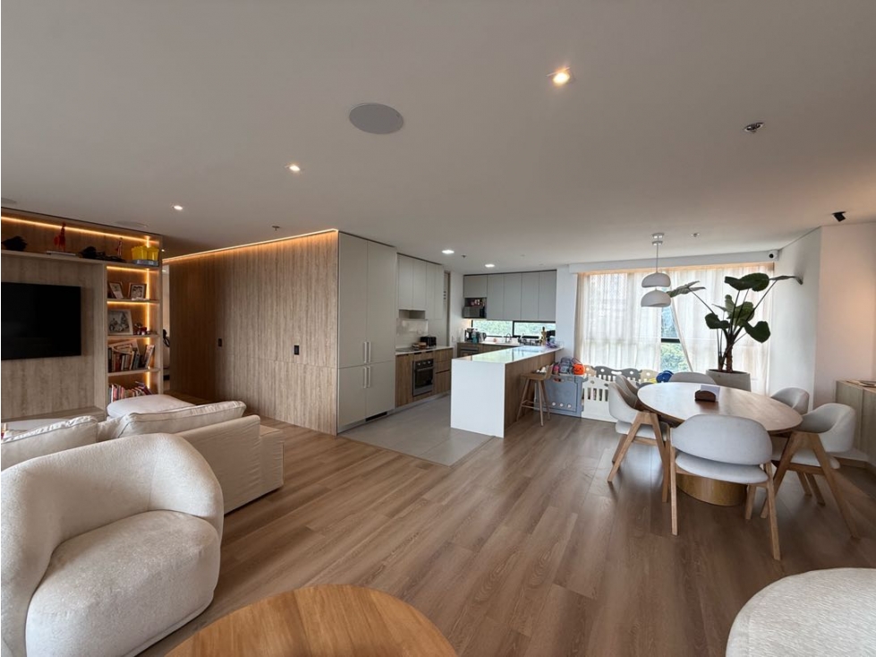 Apartamento sector Los Bosques | 172 m² | domótica y luces indirectas
