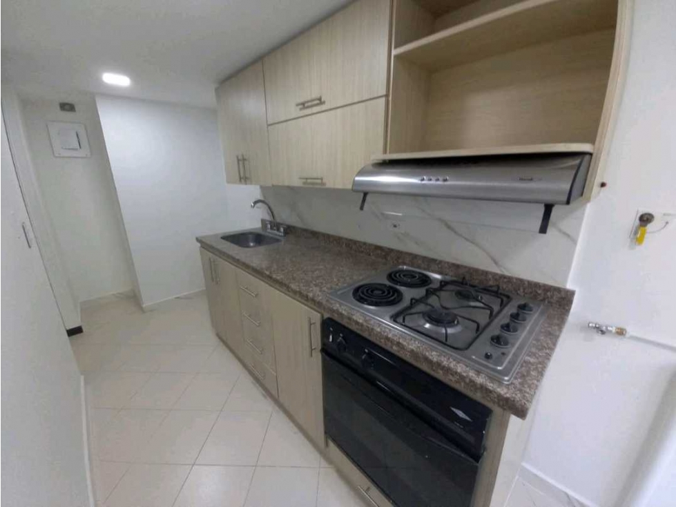 VENTA DE APARTAMENTO EN ENVIGADO CAMINO VERDE, POR INVERSION. — foto 4
