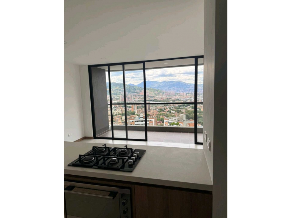 Venta de apartamento en Envigado sector El Trianón, piso 3