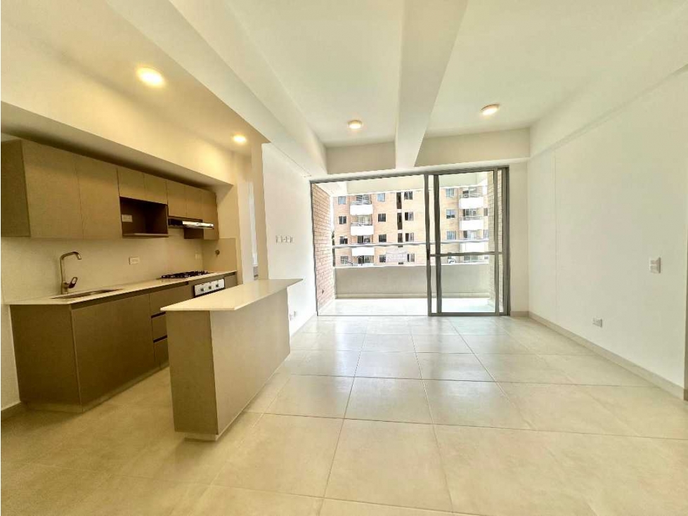 Venta de Apartamento en Envigado, zona plana, cerca al CC Viva