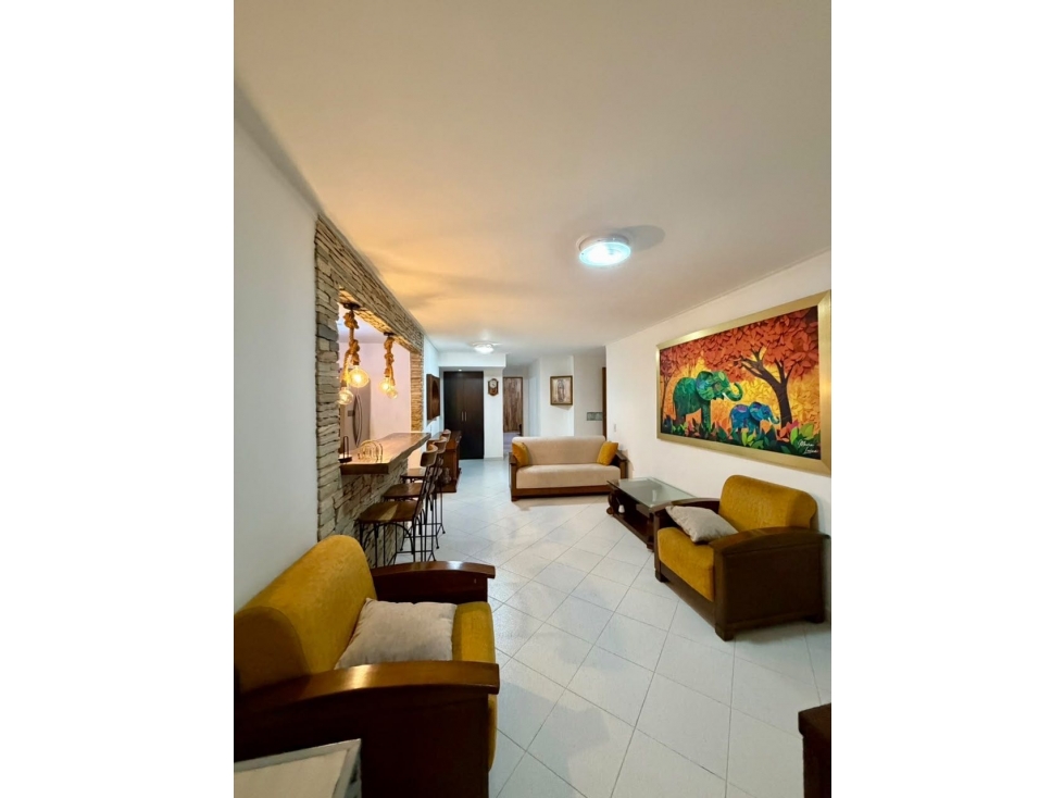 Venta de apartamento en La América , edificio con portería diurna